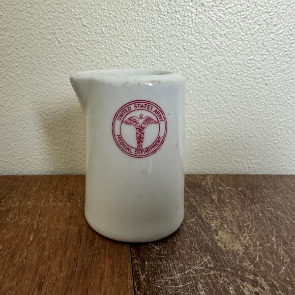 1940's Buffalo China C-12 US Army Medical Department Individual Creamer - Picture 1 of 9